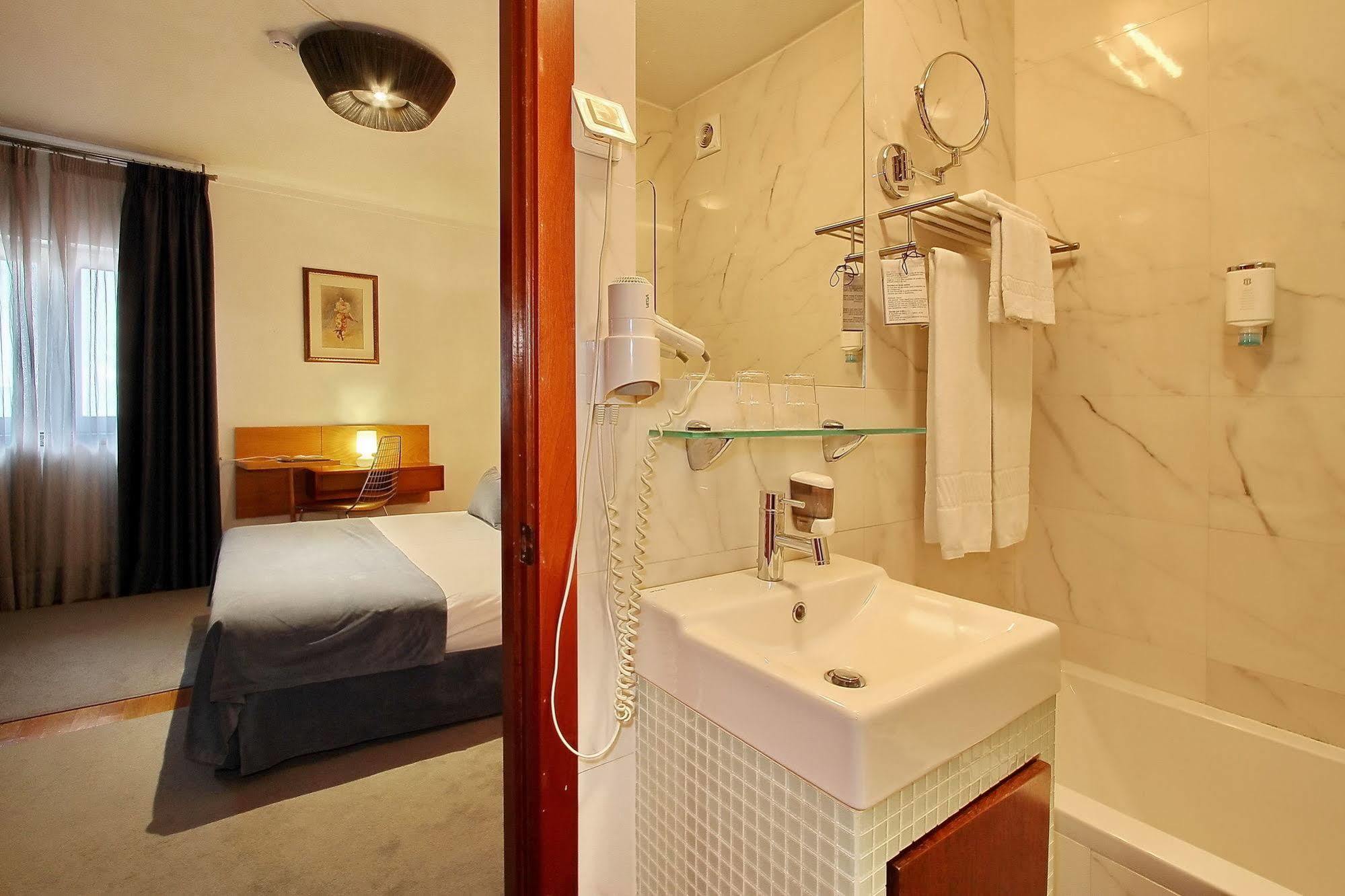 Hotel Mestre De Avis Guimarães Esterno foto