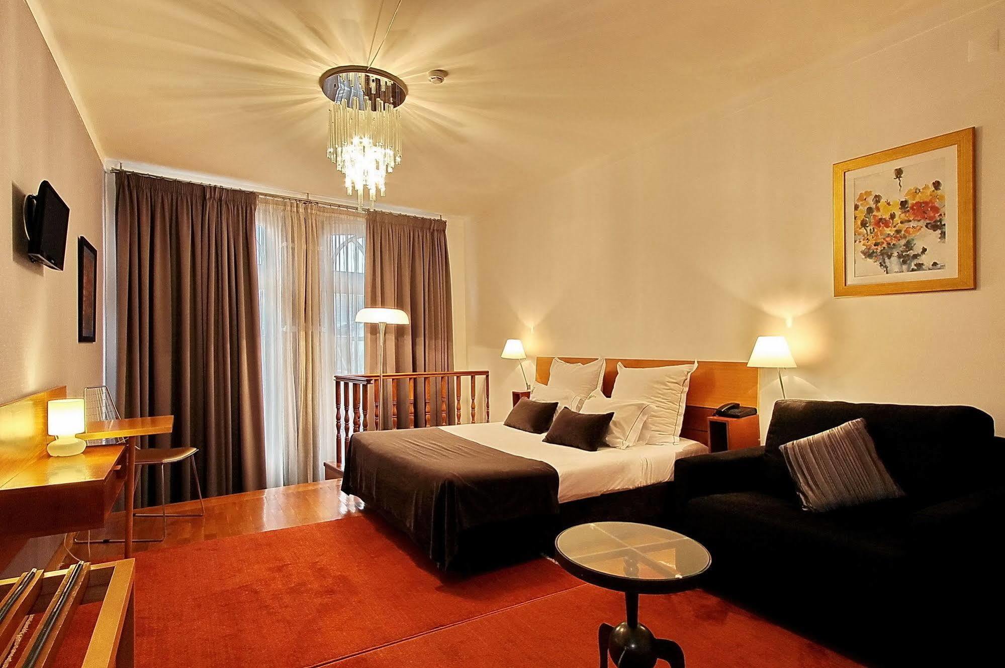Hotel Mestre De Avis Guimarães Esterno foto
